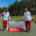 Jörg Schmidt (li) und Weltmeister Guido Buchwald mit einem Schäper Fun2Play Tor beim Fußballcamp in Martinroda © Classy Art / Ilmenau kreativ erleben