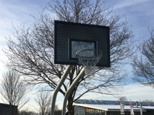 Basketballständer gebogen