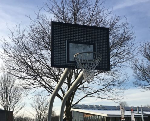 Basketballständer gebogen