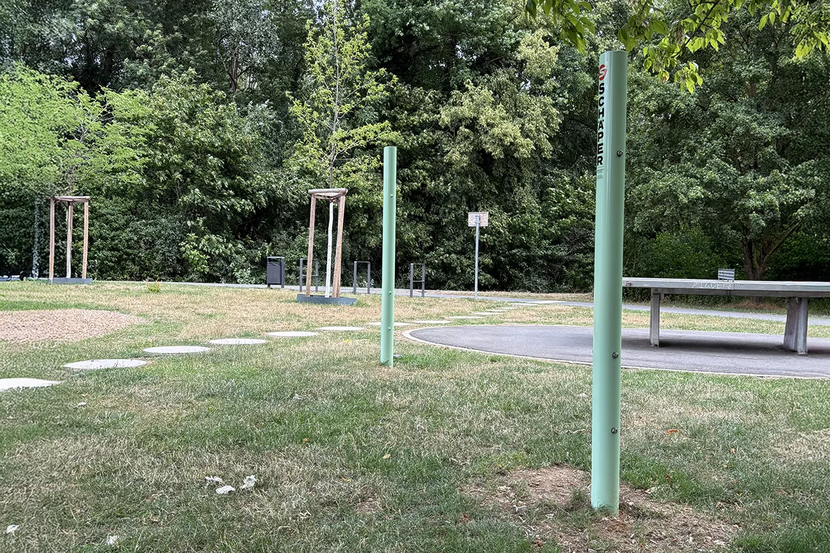 Standpfosten für Slackline in Sonderanfertigung, Einstellbare Höhen: 30, 60 und 140 cm, Pfosten in 180 cm lang, RAL Standpfosten für Slackline in Sonderanfertigung, Einstellbare Höhen: 30, 60 und 140 cm, Pfosten in 180 cm lang, RAL