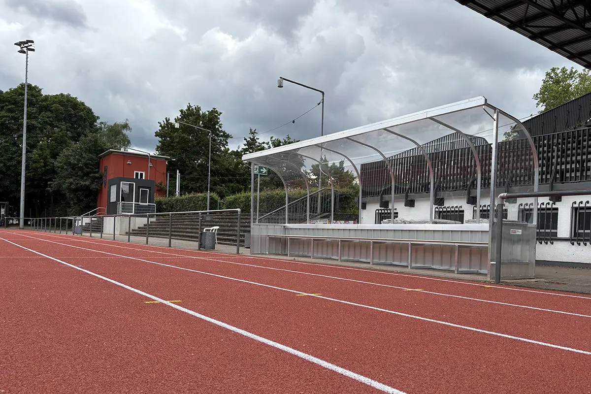 Spieler- und Betreuerkabine, Modell Exklusiv, Länge 7,0 m Spieler- und Betreuerkabine, Modell Exklusiv, Länge 7,0 m