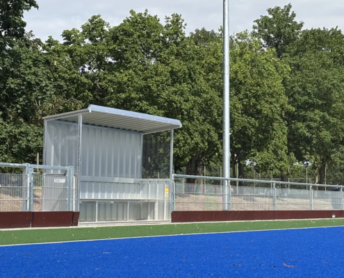 Spielerkabine / Betreuerkabine, gerade Dachform Spielerkabine / Betreuerkabine, gerade Dachform