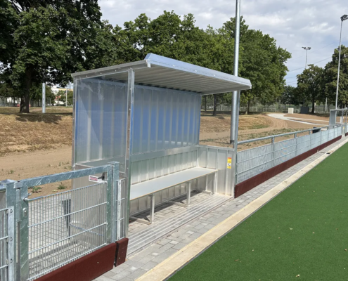 Spielerkabine / Betreuerkabine, gerade Dachform