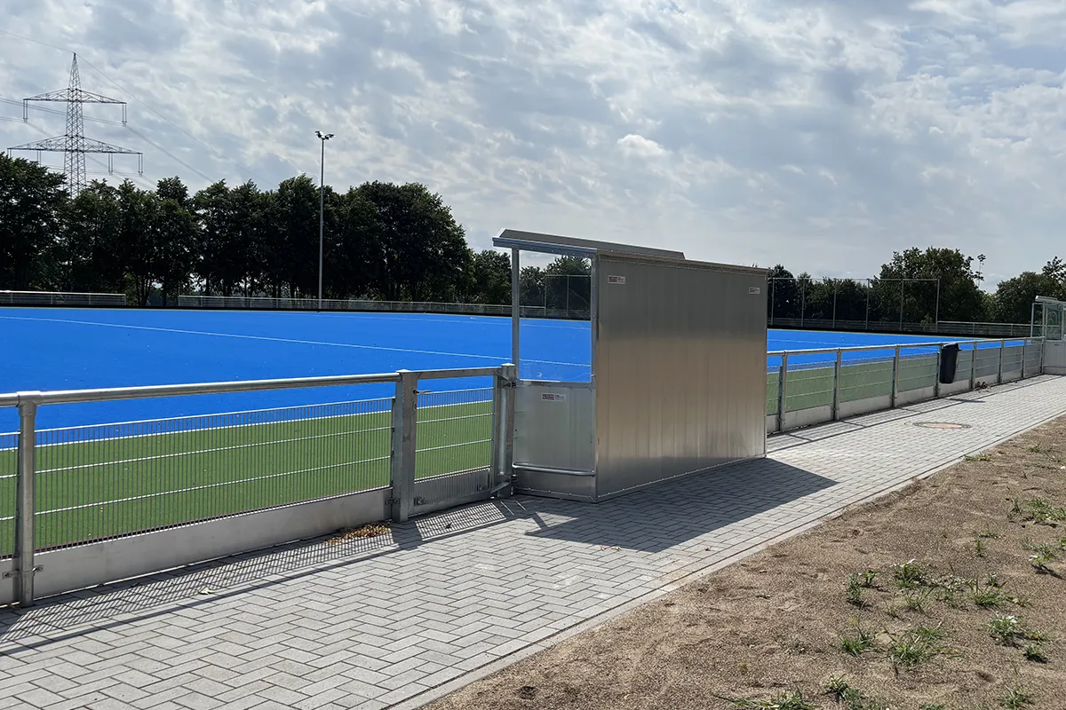 Spielerkabine / Betreuerkabine, gerade Dachform Spielerkabine / Betreuerkabine, gerade Dachform