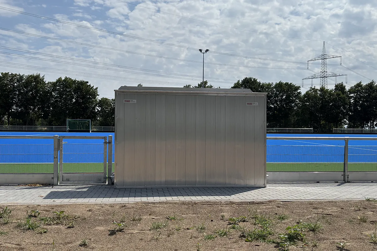 Spielerkabine / Betreuerkabine, gerade Dachform Spielerkabine / Betreuerkabine, gerade Dachform